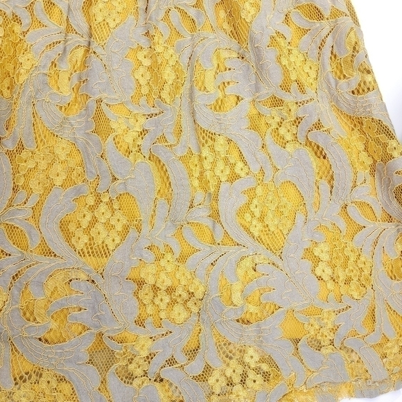 Me To Magic Beige Yellow Gold Lace Floral Embroidered Skirt Sz L - Picture 15 of 16